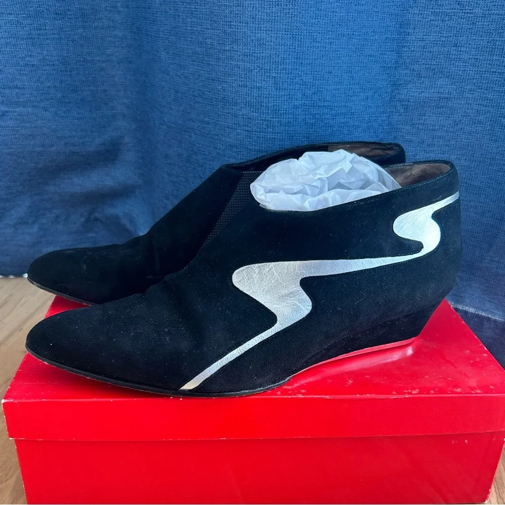 Vintage Charles Jourdan Black Suede Booties 8 1/2 Silver Stripe 80’s